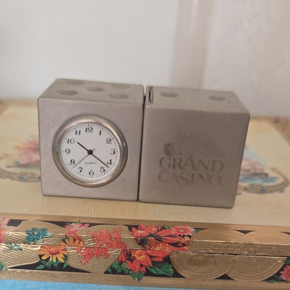 Retro Gray Dice Clock. 1 1/2" X 3"